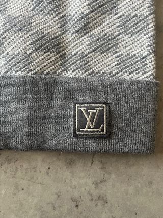 Gorro Louis Vuitton Gris y Blanco
