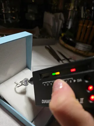 Anello con diamanti moissanite- 2ct