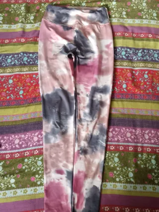 Leggings estampados gris y rosa