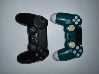 PS4 500GB + 2 controller + 4 giochi + Cuffie