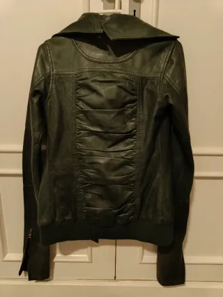 Cazadora cuero verde oliva