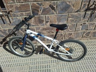 Bicicleta Infantil BTWIN 20 6-9 años