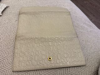 Monedero beige y negro