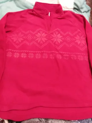 Sudadera roja navideña