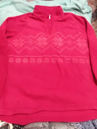 Sudadera roja navideña