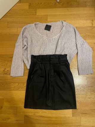 Completo minigonna e maglione traforato