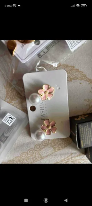 Orecchini fiore rosa con perla