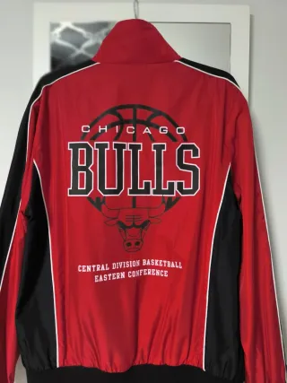Chaqueta Chicago Bulls Roja y Negra