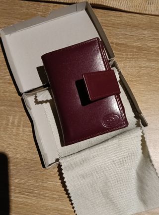 Cartera de piel burdeos