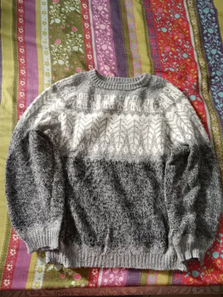 Jersey de invierno gris y blanco