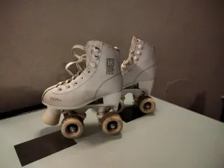 Pattini taglia 30 con freni nuovi