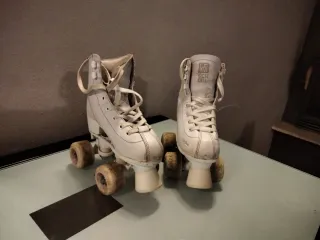 Pattini taglia 30 con freni nuovi