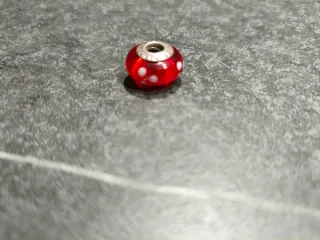 Charm Pandora Cristal Rojo Lunares