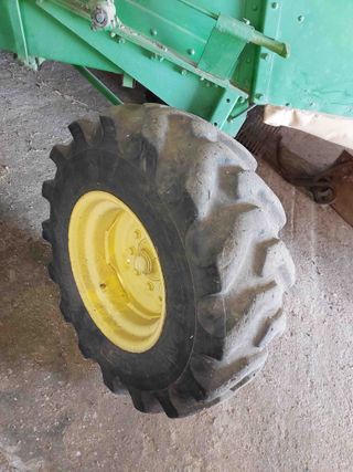 Cosechadora John Deere 1072.