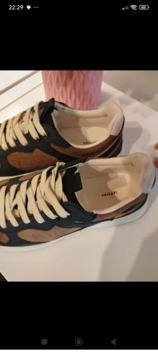 Sneakers marroni e nere sportive