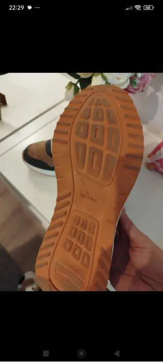 Sneakers marroni e nere sportive