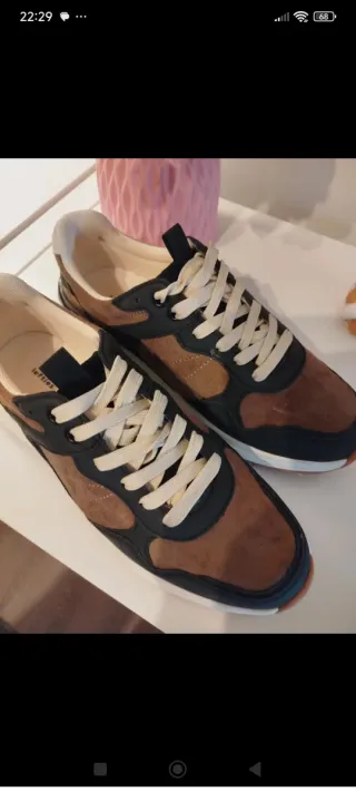 Sneakers marroni e nere sportive