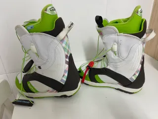 Botas de Snowboard Burton Blancas y Verdes