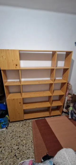 Estantería de madera modular