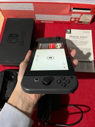 Nintendo Switch Console + Accessori