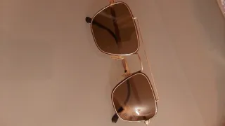 Gafas de sol estilo aviador retro. Años 70