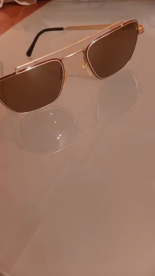 Gafas de sol estilo aviador retro. Años 70