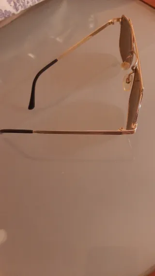 Gafas de sol estilo aviador retro. Años 70