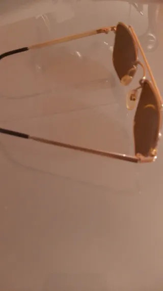 Gafas de sol estilo aviador retro. Años 70