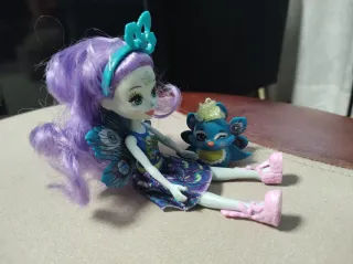 Muñeca Enchantimals con pájaro