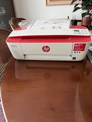 Impresora HP Deskjet 3764 Blanca y Roja