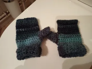 Guantes de lana tejidos a mano