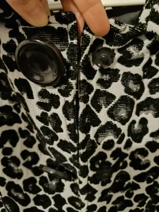 Abrigo animal print talla XS