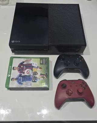 Xbox One + FIFA 15 + 2 Controller