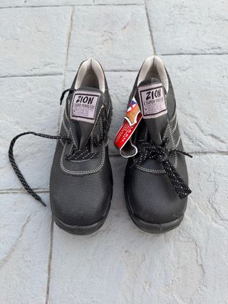 Botas de seguridad Zion. Nuevas. Talla 41