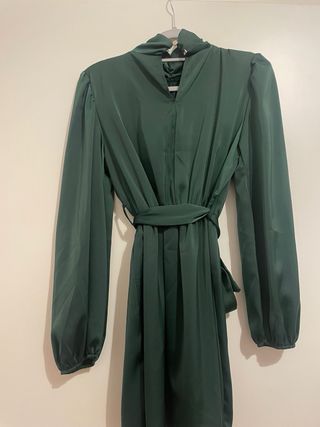 Mini abito raso verde con cintura