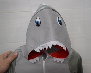 DISFRAZ DE TIBURÓN TALLA S - DE 4 A 6 AÑOS
