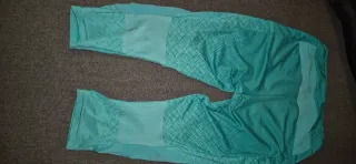 Pantalones de escalada color turquesa