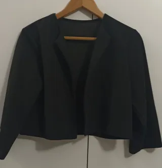 Torera negra manga tres cuartos