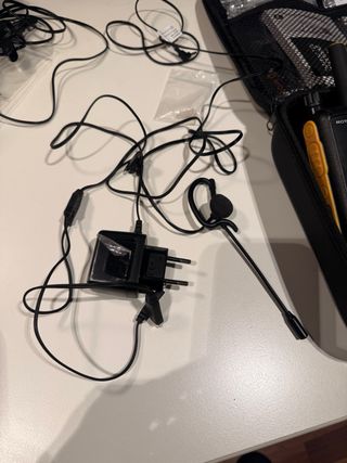 4 x Motorola T82 Walkie Talkies