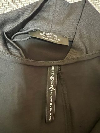 Vestido plumas + body hombros fruncidos M/L