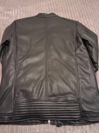 Cazadora Guess Polipiel Negra Talla 16