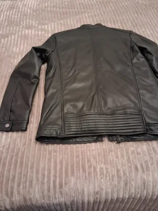 Cazadora Guess Polipiel Negra Talla 16