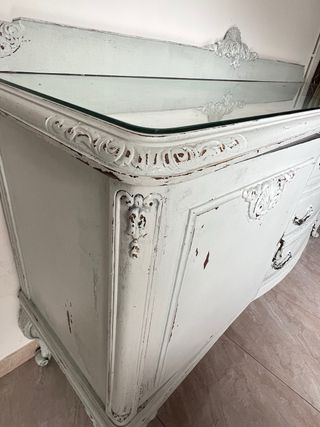 Mueble antiguo buffet aparador madera y cristal