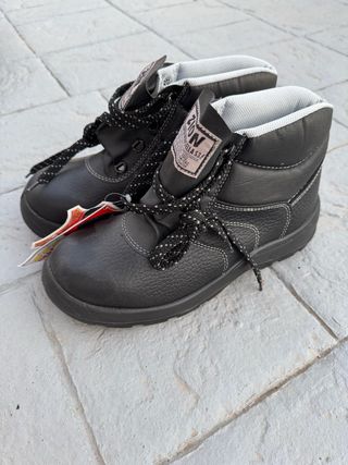 Botas de seguridad altas ZION. Nuevas. Talla 41