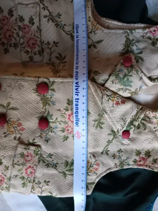 Traje fallero beige y verde