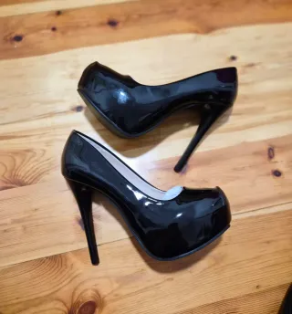 Tacones de plataforma negros para mujer