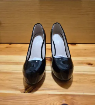 Tacones de plataforma negros para mujer