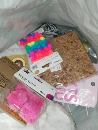 Materiale misto per creativi