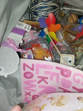 Materiale misto per creativi