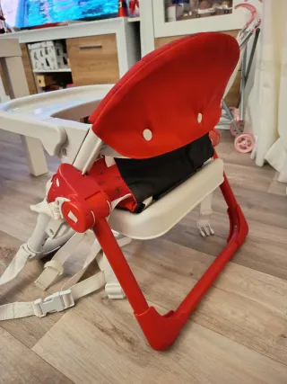 Trona de viaje Chicco roja